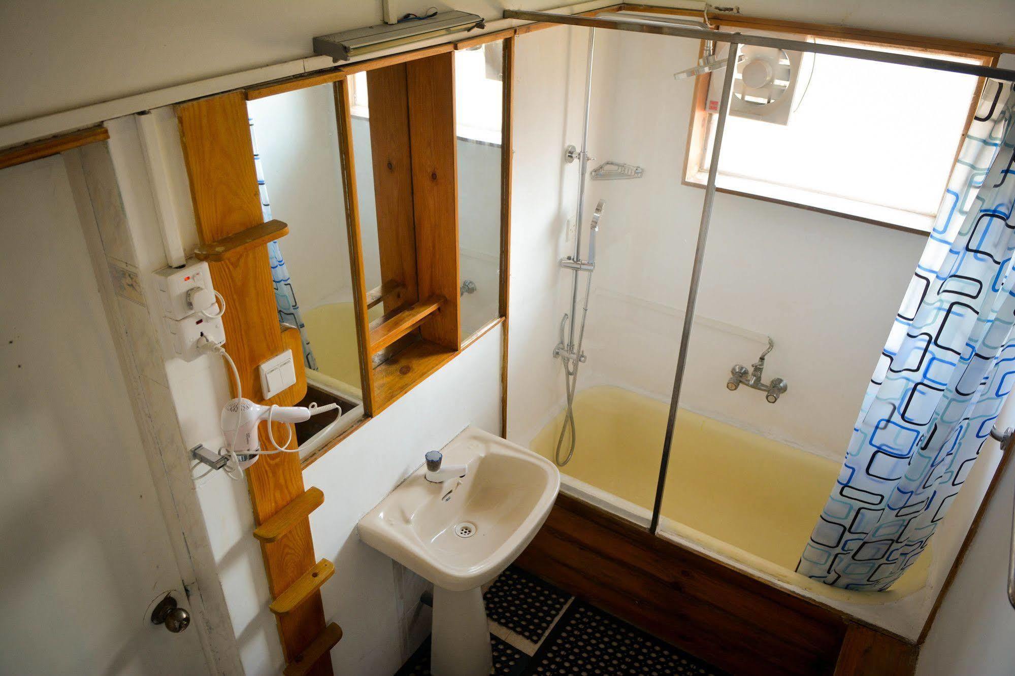 Explore Hostels Negombo Kochchikade Kültér fotó