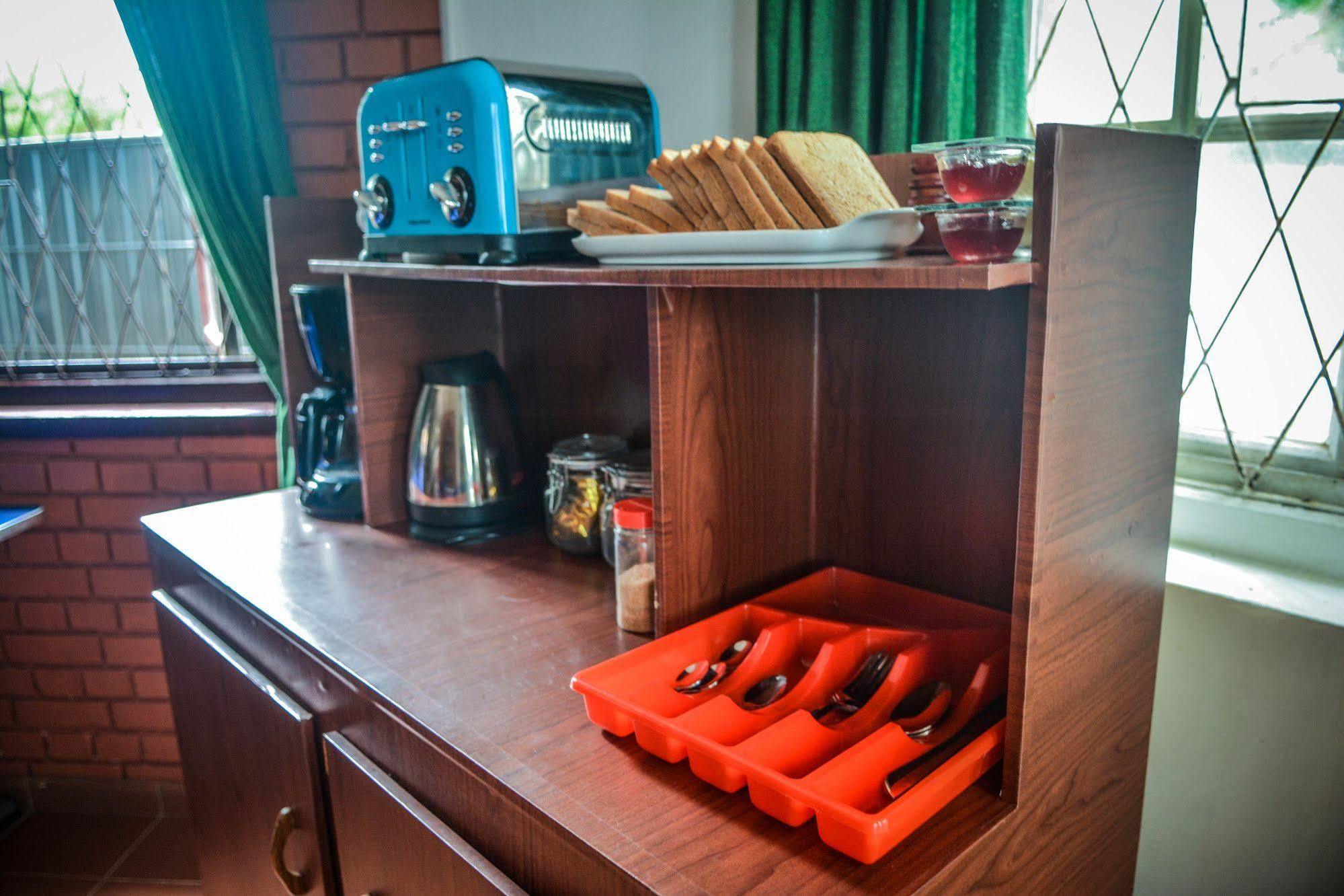 Explore Hostels Negombo Kochchikade Kültér fotó